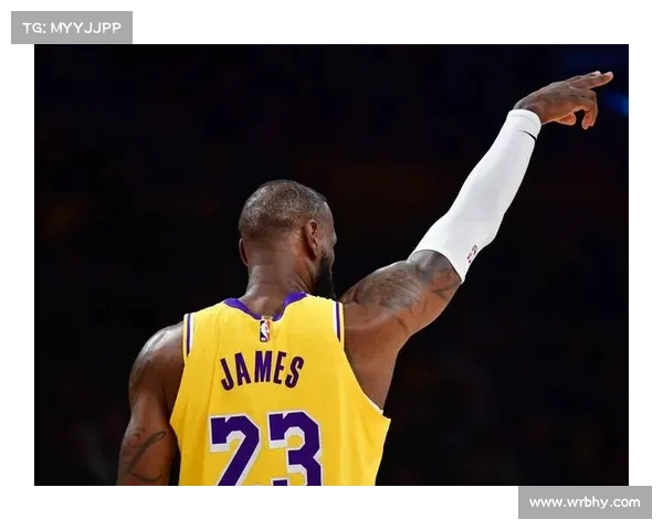 里夫斯替换凯斯勒半年成湖人核心 老詹逐步退居幕后成局外人